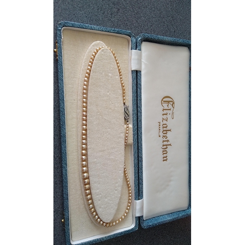 413 - LOVELY BOXED ELIZABETHAN PEARL NECKLACE