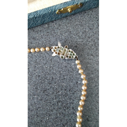 413 - LOVELY BOXED ELIZABETHAN PEARL NECKLACE