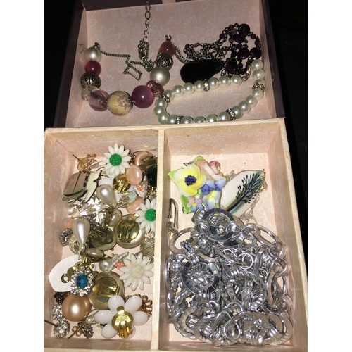 280N - VINTAGE BOX WITH UNCHECKED COSTUME JEWELLERY