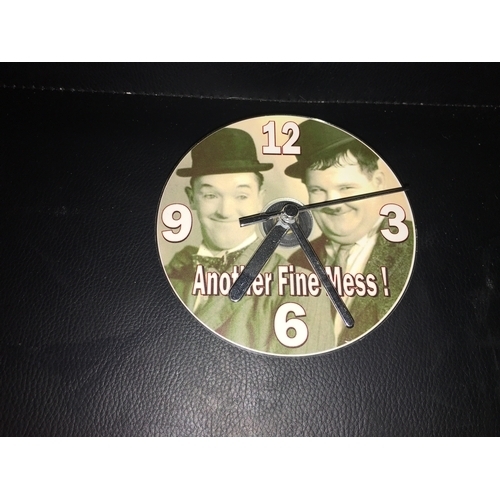 348 - LAUREL AND HARDY CLOCK