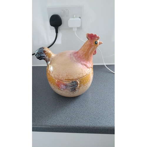 601 - LIDDED CHICKEN POT