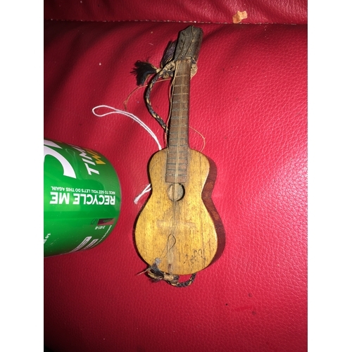 200V - LOVELY ANTIQUE HANDMADE MINIATURE GUITAR