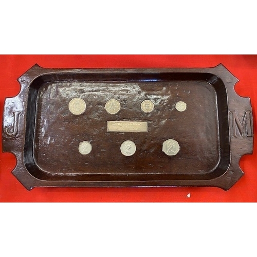 21 - VERY RARE WOODEN 'JOHN & MOLLY' COIN DISPLAY TRAY