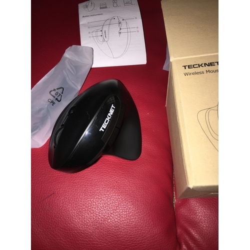 129 - NEW BOXED  TECKNET Ergonomic Rechargeable Mouse