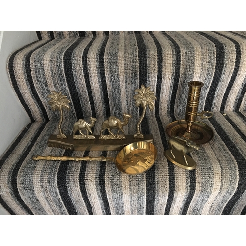 204 - ASSORTMENT OF BRASS ITEMS