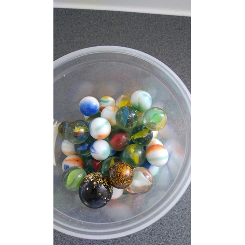 376 - SELECTION OF VINTAGE MARBLES