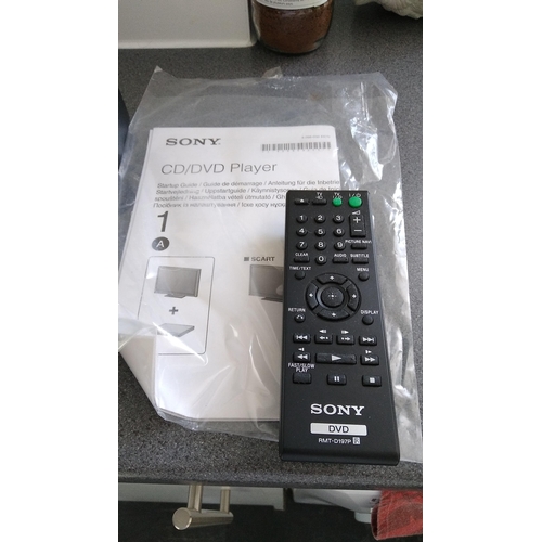 405 - SONY CD DVD PLAYER WITH REMOTE WORKING ORDER