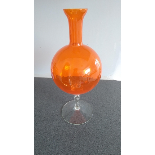 468 - LOVELY VINTAGE GLASS ORANGE VASE