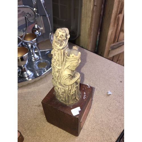 43 - VERY UNUSUAL 1972 CARVED CHESS PIECE TROPHY ON PLINTH WITH REMOVEABLE COPPER PLAQUE