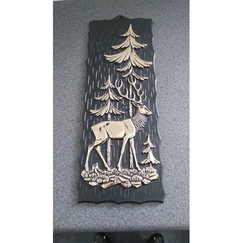 541 - DEER IN WOODLAND PLAQUE