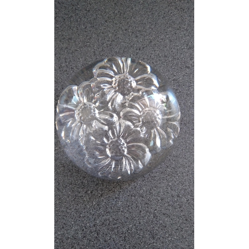 504 - FLORAL PAPERWEIGHT