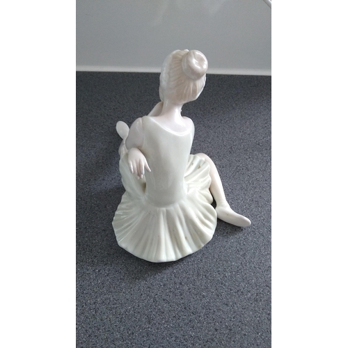 500 - BALLET DANCER FIGURINE