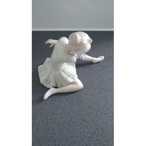 500 - BALLET DANCER FIGURINE