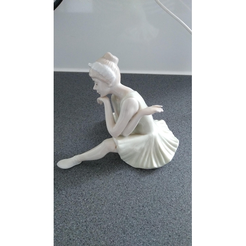 500 - BALLET DANCER FIGURINE