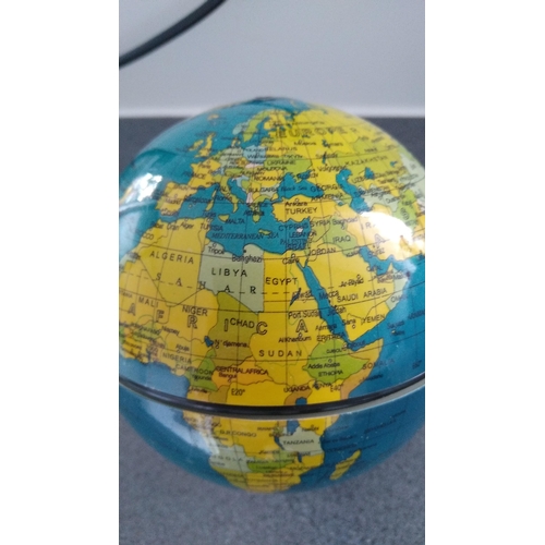 366 - Desk top globe