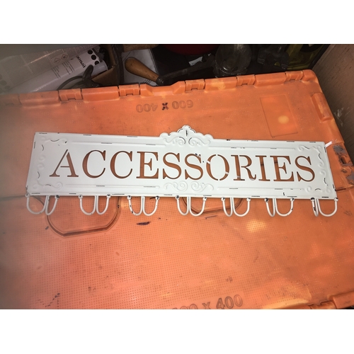 45 - METAL ACCESSORIES HANGING COAT SIGN