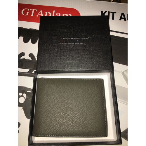 114 - NEW BOXED NEWHAY GENTS WALLET IN GREY