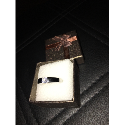 206 - Lovely Silver CZ Detail Band Ring In Presentation Box