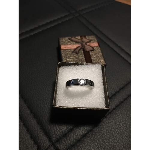 206 - Lovely Silver CZ Detail Band Ring In Presentation Box