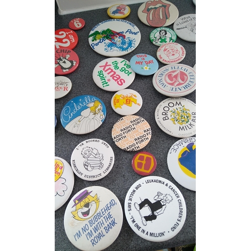 497 - Fine Selection off old badges