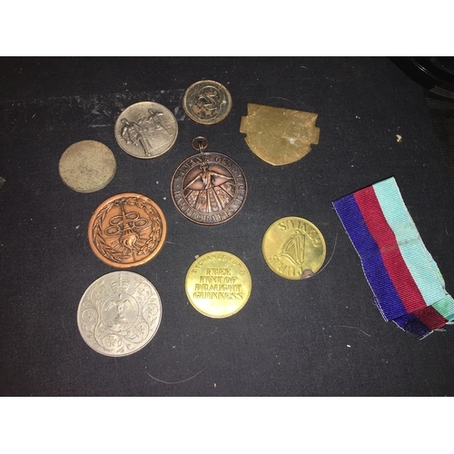 200F - NICE SELECTION OF COLLECTABLE MEDALS AND TOKENS ETC