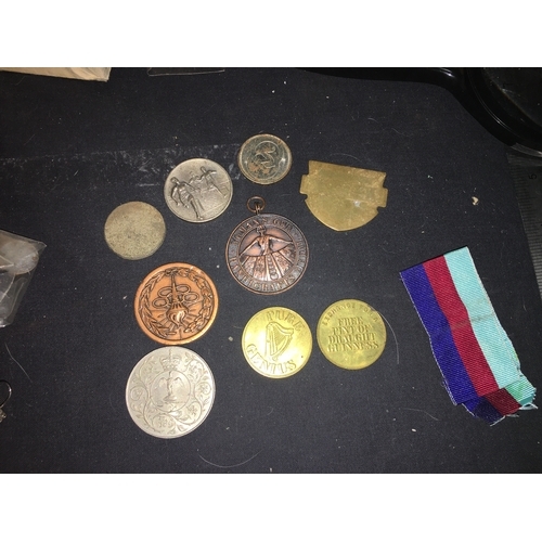 200F - NICE SELECTION OF COLLECTABLE MEDALS AND TOKENS ETC