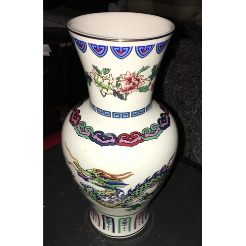 200M - LOVELY THE DANCE OF THE CELESTIAL DRAGON VASE BY CHIEN-YING MAY
LOVELY CONDITION