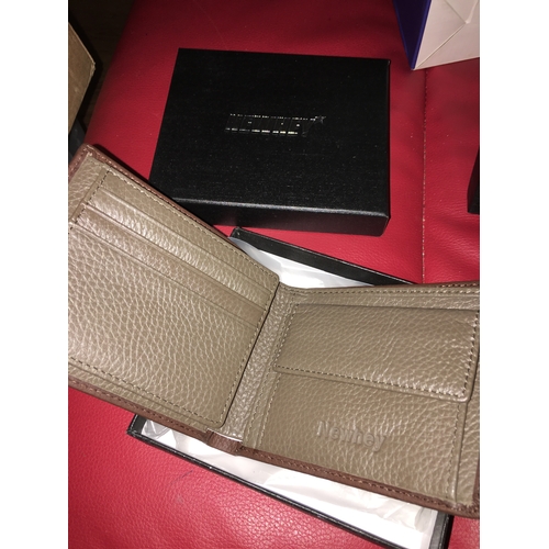 113 - NEW BOXED NEWHAY GENTS WALLET IN BLACK