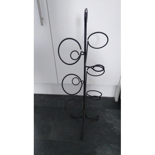 479 - METAL WINE RACK