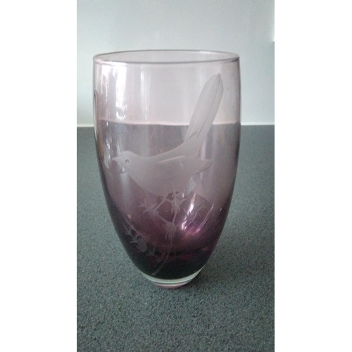 562 - LOVELY BIRD ETCHED GLASS VASE