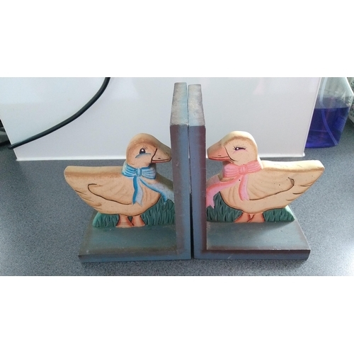 406 - PAIR OF WOODEN DUCKS BOOKENDS