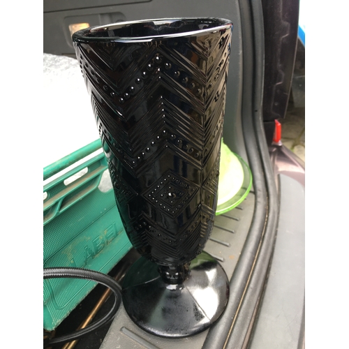 331 - LOVELY LARGE 26CM BLACK BASALT STYLE POLISH GLASS VASE