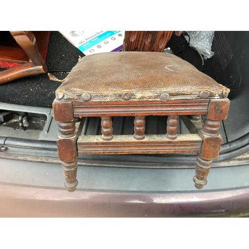 185 - VERY NICE LEATHER TOPPED ANTIQUE WOODEN FOOT STOOL