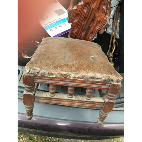 185 - VERY NICE LEATHER TOPPED ANTIQUE WOODEN FOOT STOOL