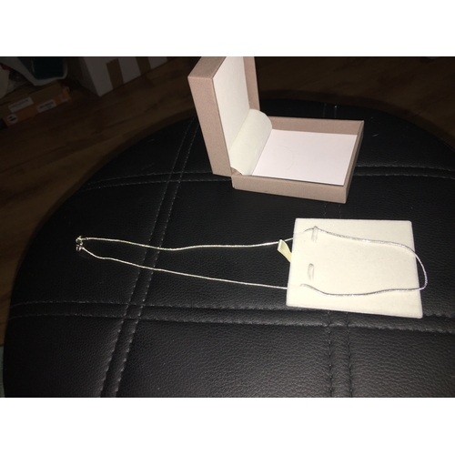 201 - LOVELY Silver Necklace In Presentation Box