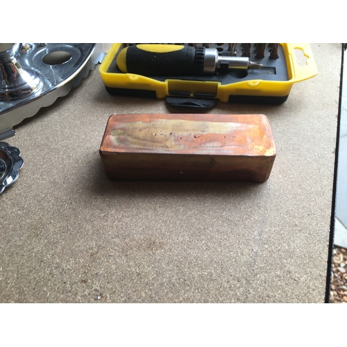 412 - CRACKING VERY HEAVY COPPER INGOT