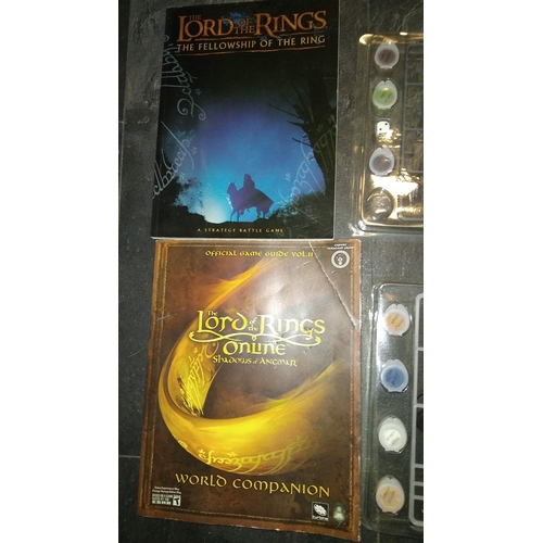 415 - LORD OF THE RINGS COLLECTIBLES