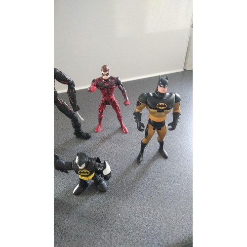 496 - SELECTION OF ACTION FIGURES