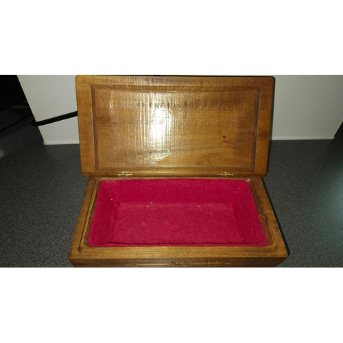 454 - LOVELY WOODEN LINED TRINKET BOX