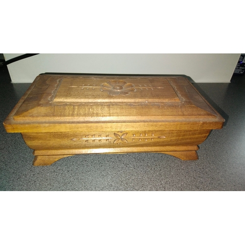 454 - LOVELY WOODEN LINED TRINKET BOX