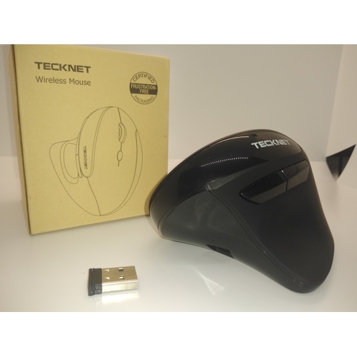 200L - NEW BOXED TECKNET ERGONOMIC WIRELESS MOUSE WORKING ORDER IDEAL XMAS PRESENT