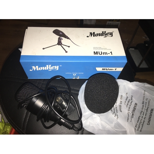 200P - NEW BOXED  Moukey USB Microphone IDEAL XMAS PRESENT