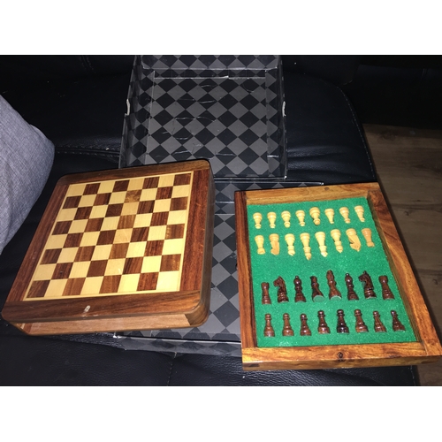 176 - VERY NICE SMALL WOODEN CHESS BOARD WITH MATCHING ENCLOSED WOODEN CHESS SET COMPLETE IN BOX