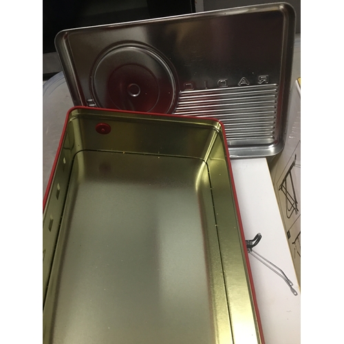 250 - VINTAGE RADIO STYLE METAL SANDWICH BOX