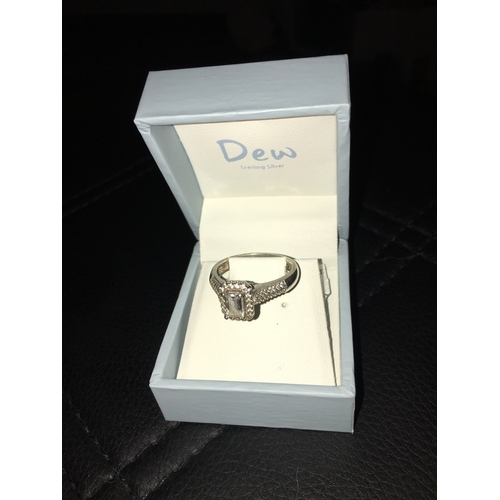 206 - Lovely Silver CZ Detail Band Ring In Presentation Box