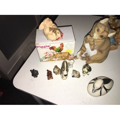 15 - COLLECTION OF ANIMAL FIGURES INCLUDING BOXED PIGGINS