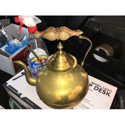 66 - VINTAGE LARGE BRASS KETTLE ON FEET WITH WOODEN HANDLE