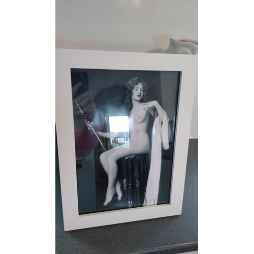 352 - BLACK AND WHITE EROTIC PRINT IN WOODEN FRAME
PLEASE CHECK ALL PICS