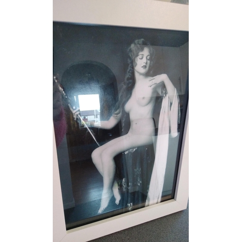 352 - BLACK AND WHITE EROTIC PRINT IN WOODEN FRAME
PLEASE CHECK ALL PICS