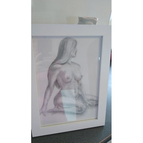 357 - BLACK AND WHITE NUDE PRINT IN WOODEN FRAME

PLEASE CHECK ALL PICS